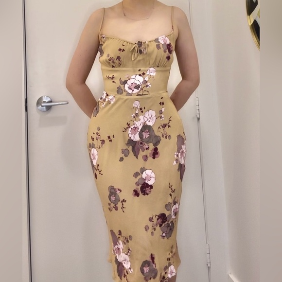Aritzia Wilfred Bellow Dress Floral - Picture 2 of 5
